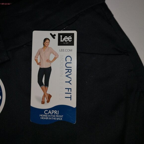 NWT Lee Ladies Size 10 Curvy Fit Black Modern Series Straight Leg Capri's - Picture 5 of 10